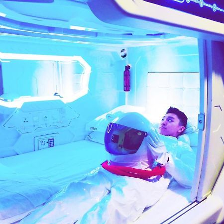 Met A Space Pod @ Boat Quay Singapore Exterior photo