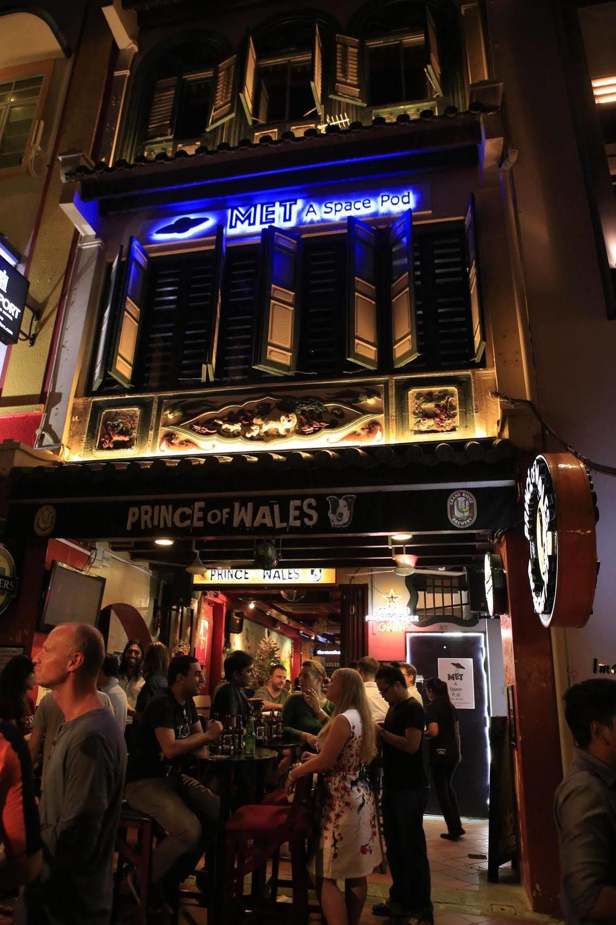 Met A Space Pod @ Boat Quay Singapore Exterior photo